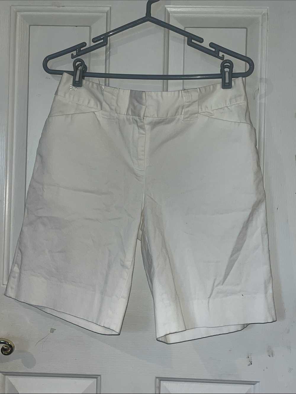Lilly Pulitzer White Shorts Size 8 Knee Length Stretch Cotton Pockets